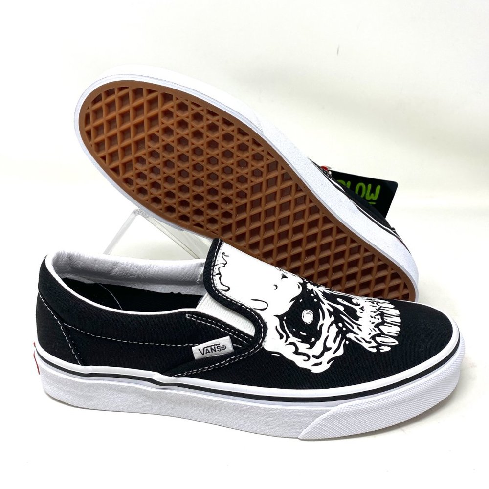 🎁 Santa Class Deal 🎁 VANS Classic Slip-On Tm Glow Skulls Black Womens Size 6.5 - Picture 8 of 12
